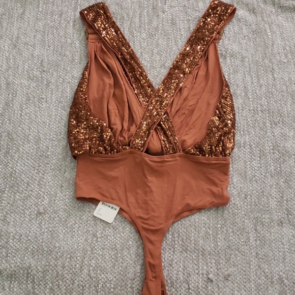 Free People | Zuri Sequin Set in Bronze - Picture 7 of 9